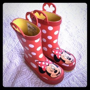Minnie Mouse rain boots